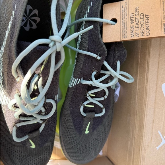 NWT Nike Air Max Flyknit Sneakers in Olive/Neon green/ black. Unisex. 11.5 women - Picture 8 of 11